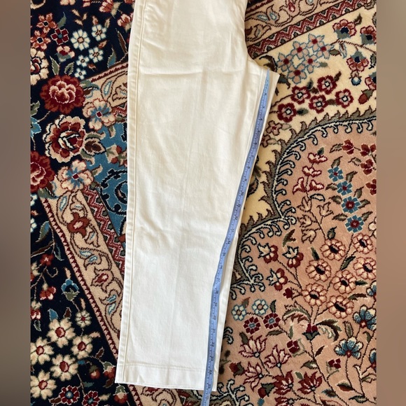 Aritzia Andro pants in size 6/White colour - Picture 6 of 6